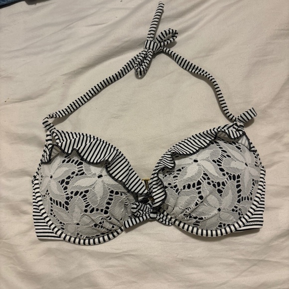 Victoria’s Secret Push up Swim Top - Picture 1 of 4
